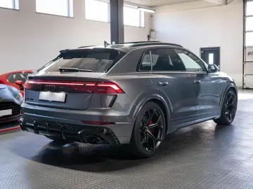 Audi RSQ8 4.0 TFSI performance quattro