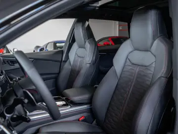 Audi RSQ8 4.0 TFSI performance quattro