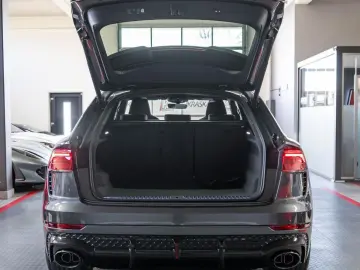 Audi RSQ8 4.0 TFSI performance quattro