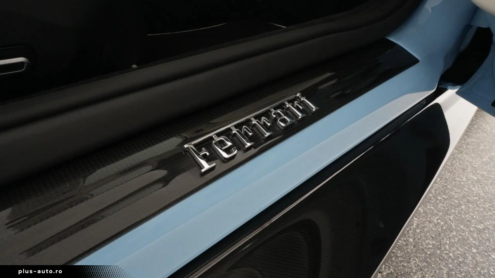 Ferrari Roma Spider Special-Color Azzuro La Plata