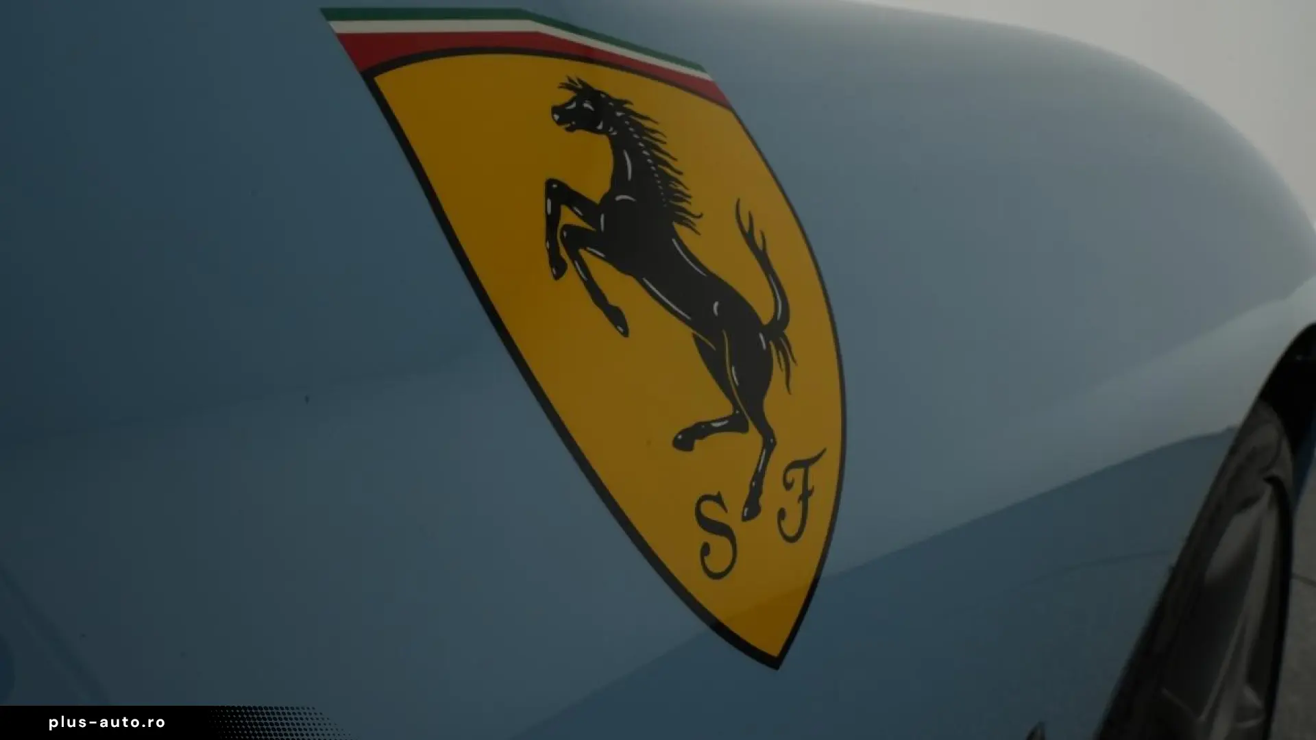 Ferrari Roma Spider Special-Color Azzuro La Plata