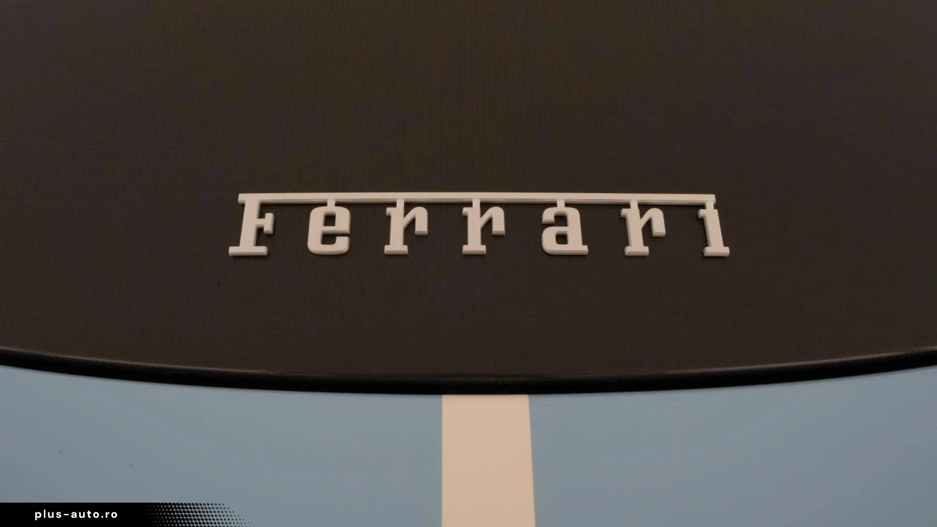 Ferrari Roma Spider Special-Color Azzuro La Plata