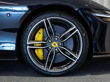 Ferrari Roma Spider