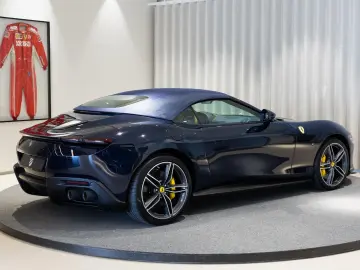 Ferrari Roma Spider