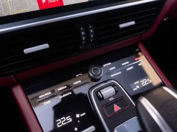 Porsche Cayenne S - Panoramic - ACC - 360 - TV