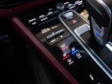 Porsche Cayenne S - Panoramic - ACC - 360 - TV