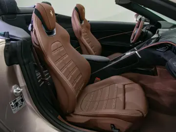 Ferrari Roma Spider 3.9 V8