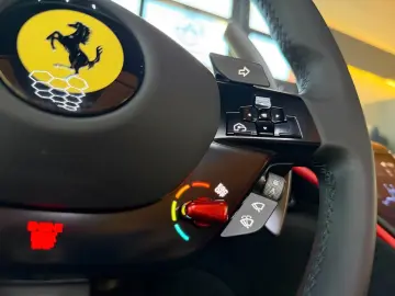 Ferrari Roma Spider CARBON