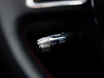 BENTLEY Continental GTC 4.0 V8   Mulliner   Red Roof   B
