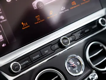 BENTLEY Continental GTC 4.0 V8   Mulliner   Red Roof   B