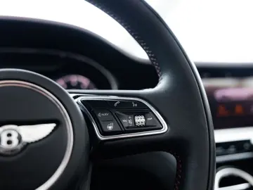 BENTLEY Continental GTC 4.0 V8   Mulliner   Red Roof   B