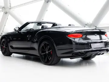 BENTLEY Continental GTC 4.0 V8   Mulliner   Red Roof   B