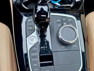 BMW X4 xDrive 20d Navi Laser Pano Leder SHZ Cam-PDC