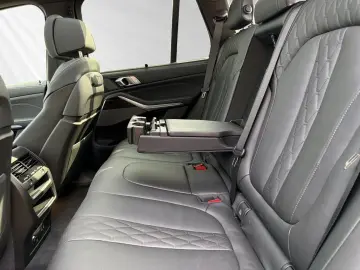 BMW X5 xDrive40i M Sport AHK Pano DAProf. Standhzg.
