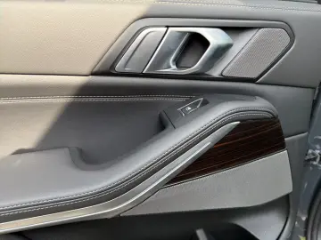 BMW X5 xDrive40i M Sport AHK Pano DAProf. Standhzg.