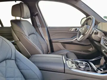 BMW X5 xDr40i M Sport Pro StHz Pano AHK DAPro PAPro