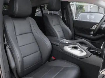 MERCEDES-BENZ GLE 400 e 4M Cp AMG-Sport Pano AHK Sit…