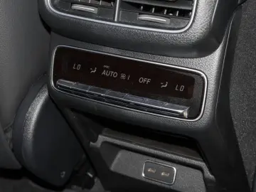 MERCEDES-BENZ GLE 400 e 4M Cp AMG-Sport Pano AHK Sit…