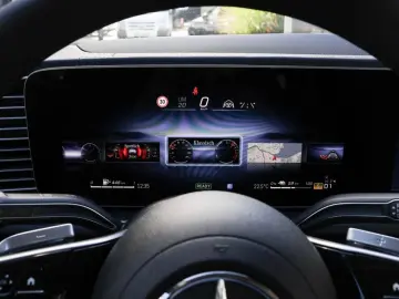 MERCEDES-BENZ GLE 400 e 4M Cp AMG-Sport Pano AHK Sit…