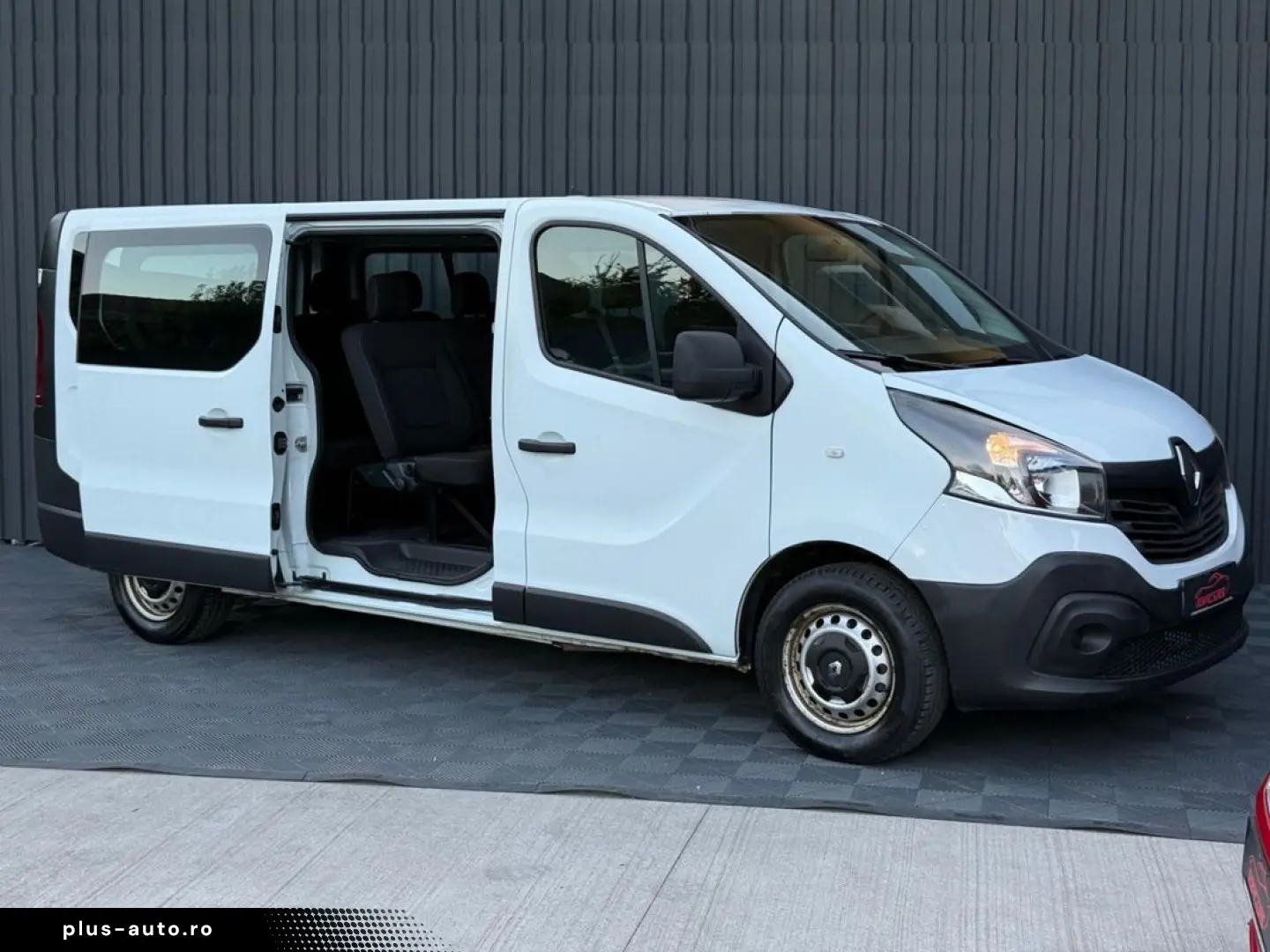 Renault Trafic 8 1    Vindem in Rate Avans Zero cu Buletinul