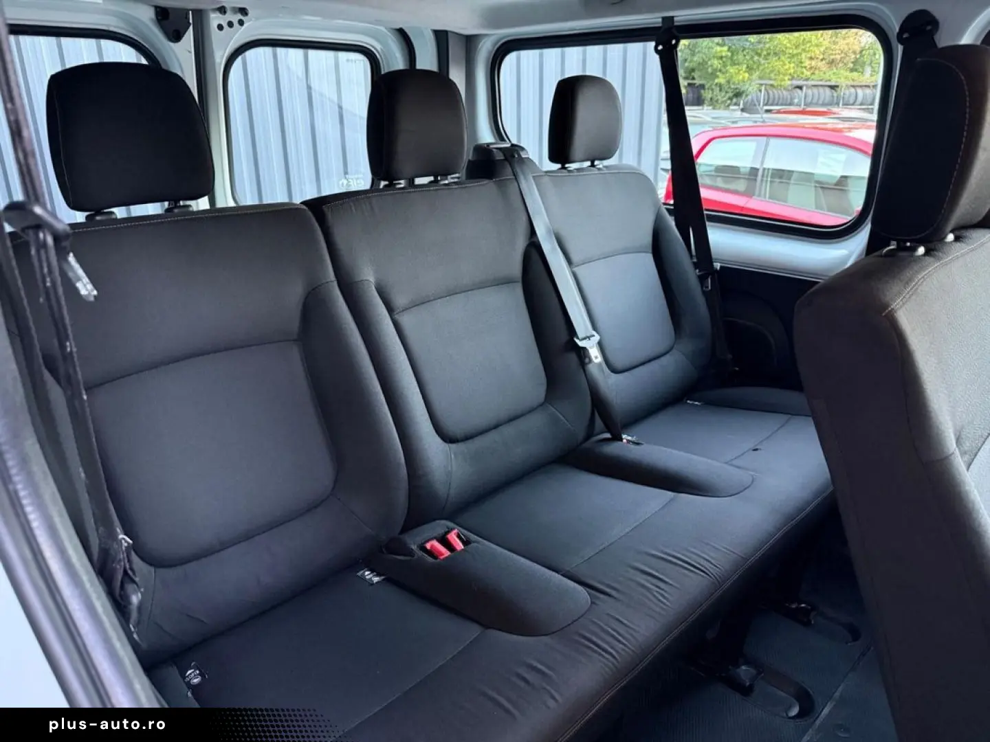 Renault Trafic 8 1    Vindem in Rate Avans Zero cu Buletinul