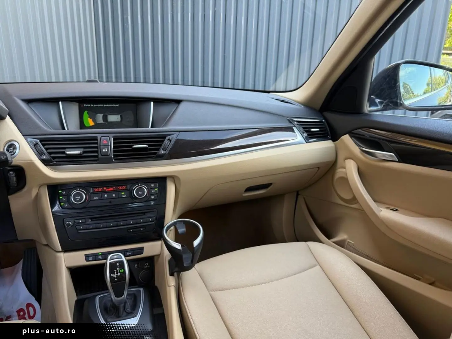 BMW X1 2015 — imagine 12