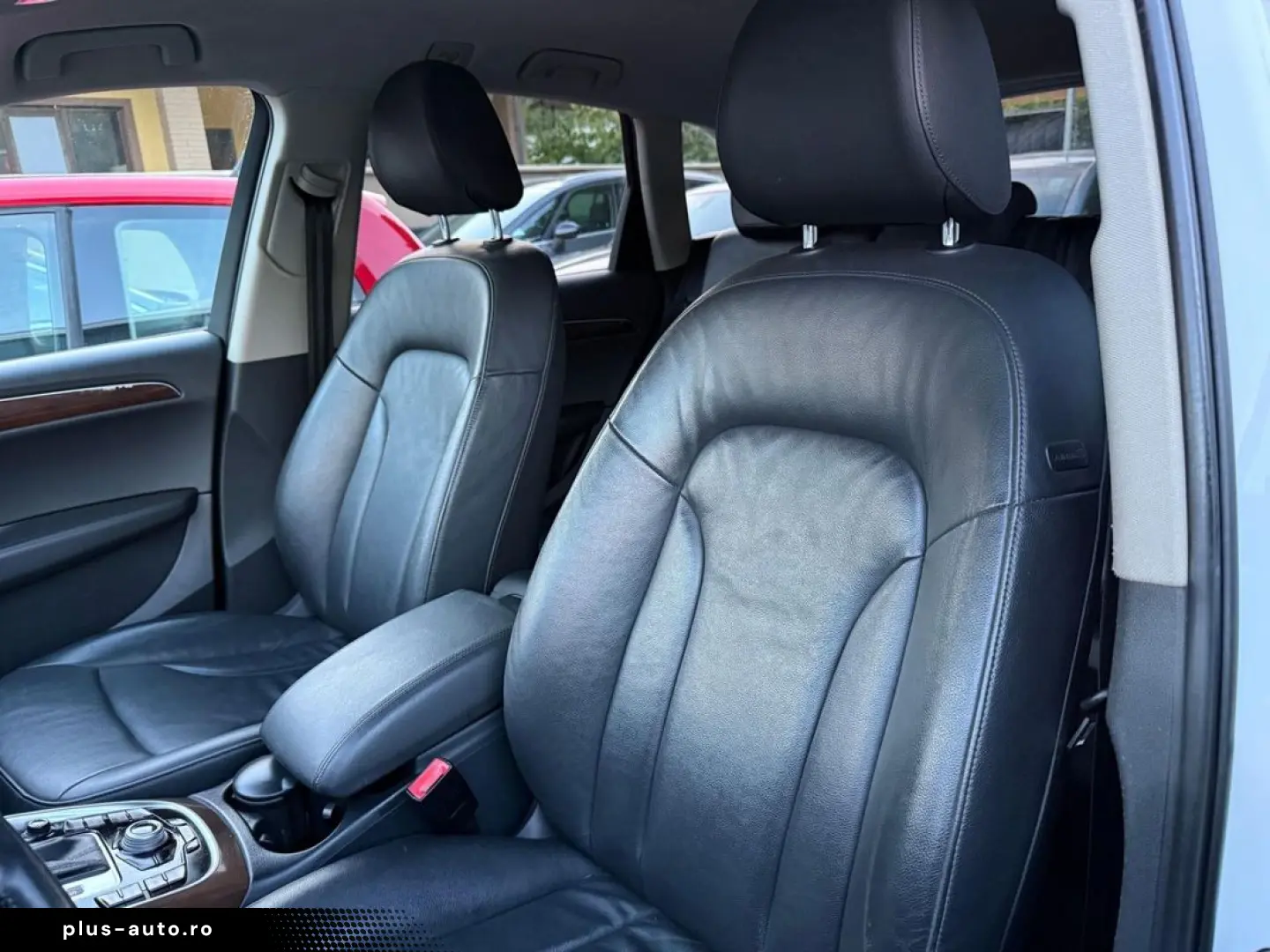 Audi Q5 2.0Tdi Quattro    Vindem in Rate Avans Zero cu Bulet