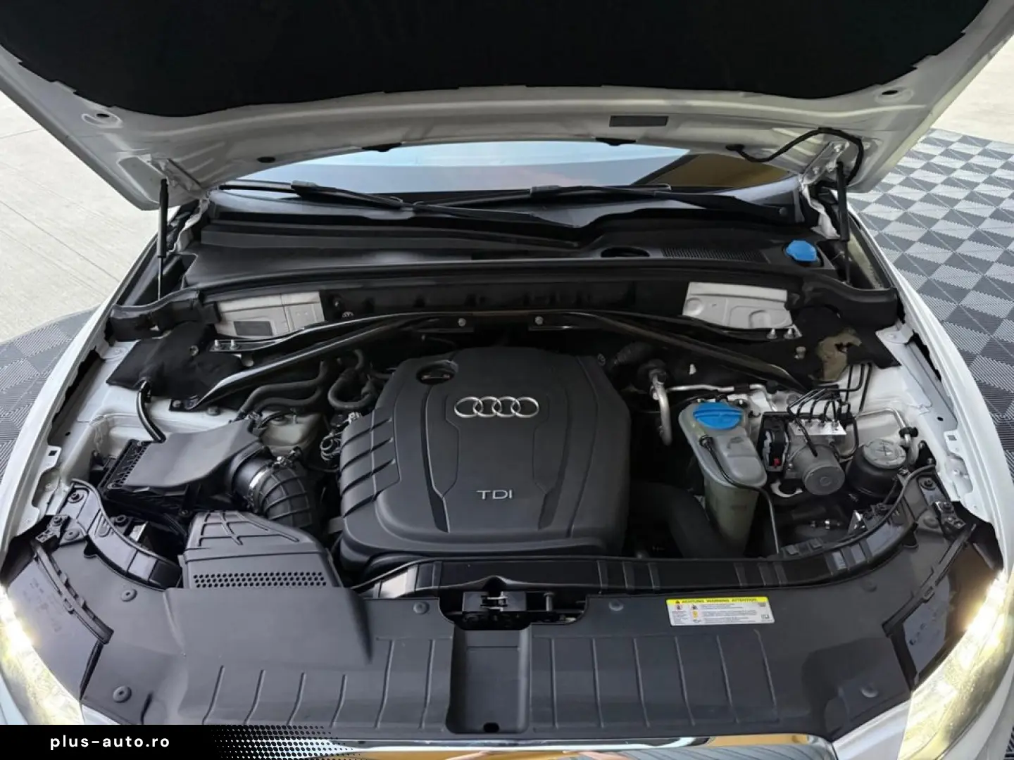 Audi Q5 2.0Tdi Quattro    Vindem in Rate Avans Zero cu Bulet