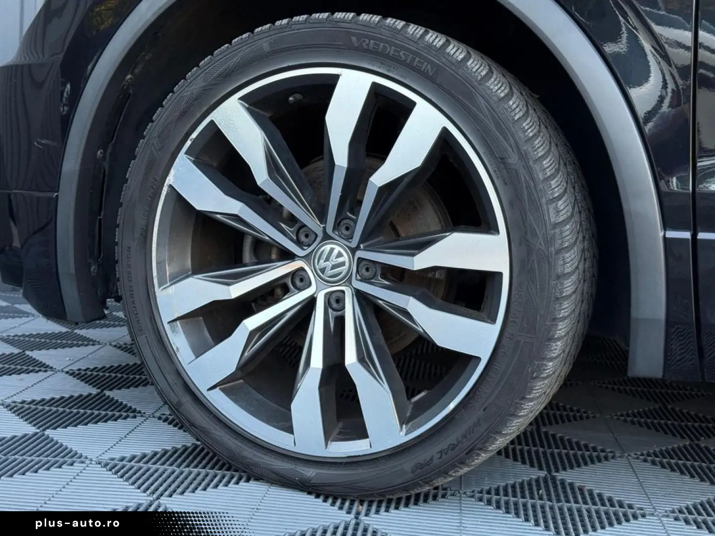 VOLKSWAGEN Tiguan 2019 — imagine 9
