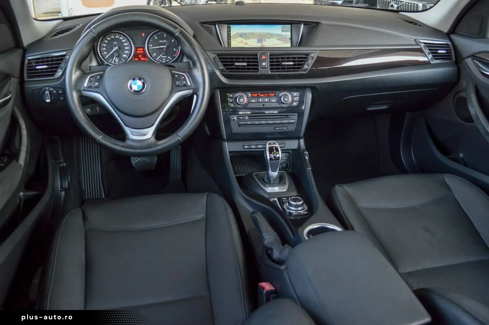 BMW X1 2013 — imagine 18