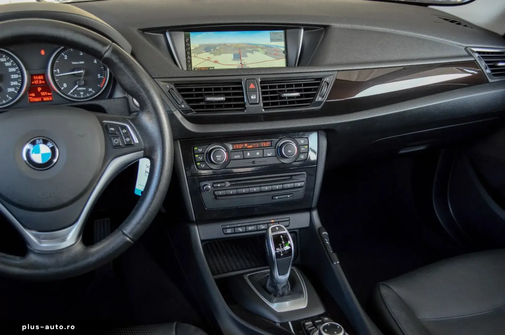 BMW X1 2013 — imagine 20