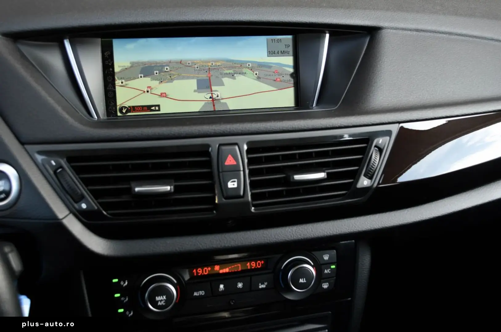 BMW X1 2013 — imagine 26