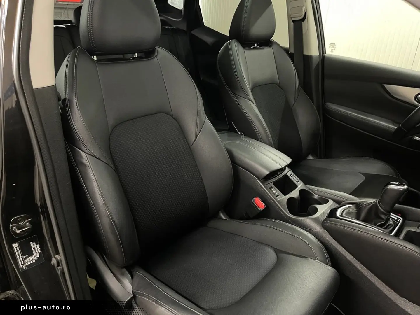 NISSAN Qashqai 2020 — imagine 3