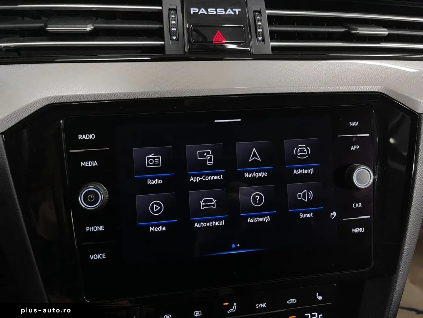 VOLKSWAGEN Passat 2023 — imagine 4