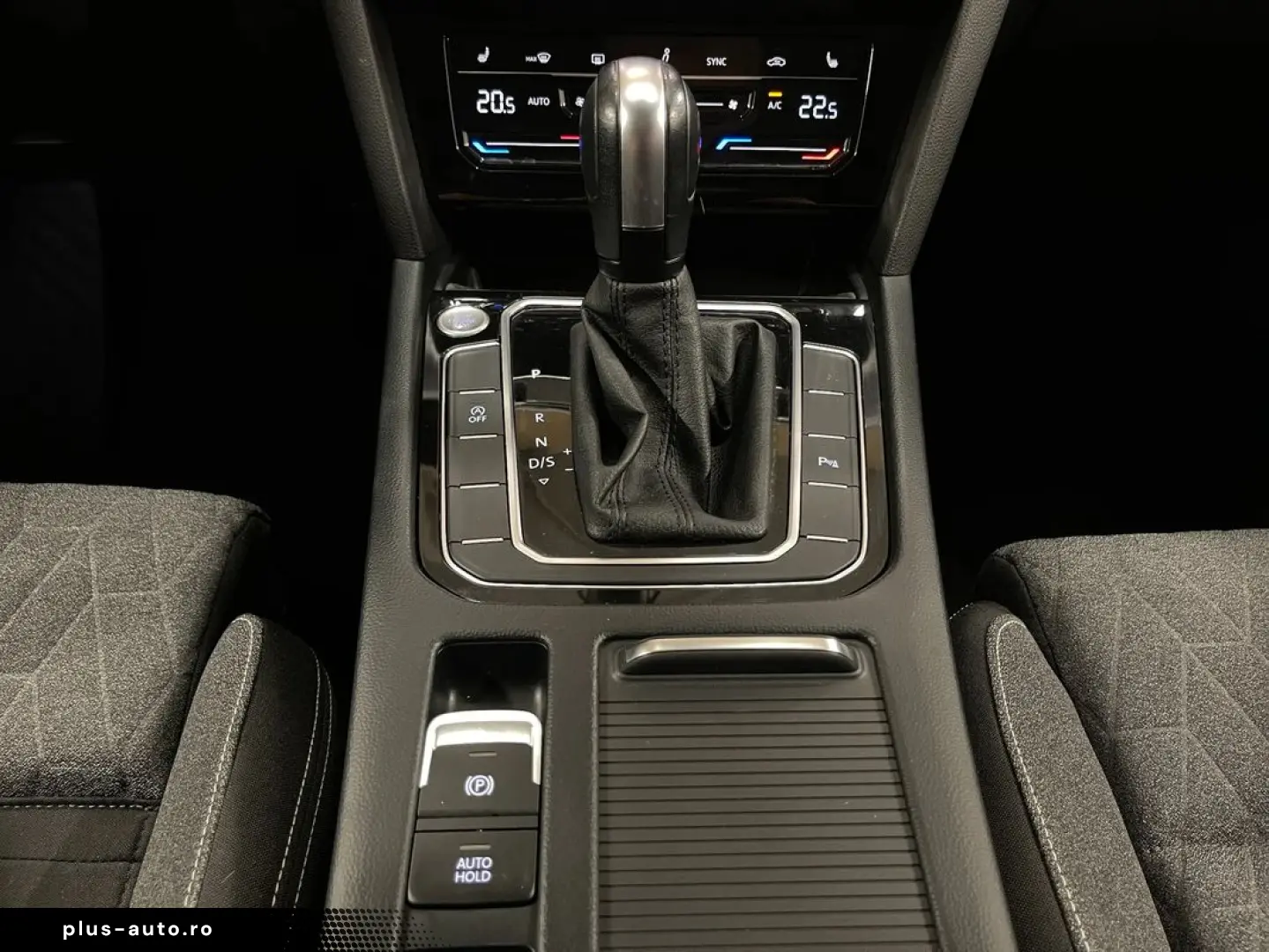 VOLKSWAGEN Passat 2023 — imagine 11