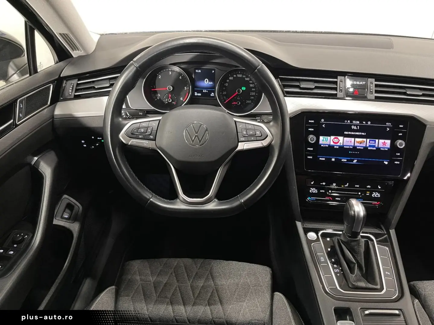 VOLKSWAGEN Passat 2023 — imagine 19