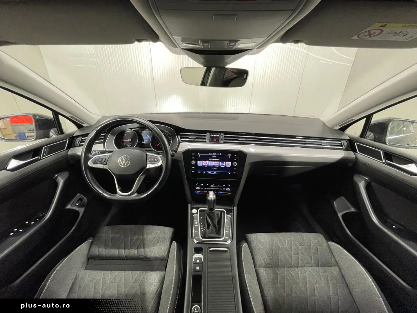 VOLKSWAGEN Passat 2023 — imagine 20