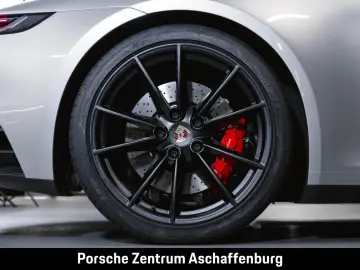 PORSCHE 911 Carrera 4 GTS GT-Sportlenkrad