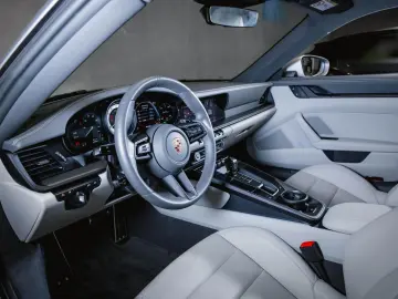 PORSCHE 911 Carrera 4 GTS GT-Sportlenkrad