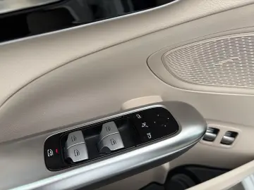 MERCEDES-BENZ C 300 e Avantgarde Distronic Memory