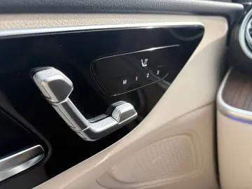 MERCEDES-BENZ C 300 e Avantgarde Distronic Memory