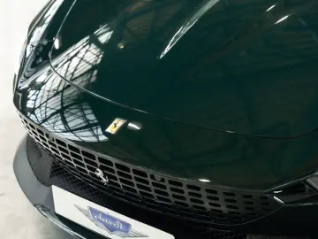 FERRARI Roma Verde British Racing LED's JBL 1. Hand BRD