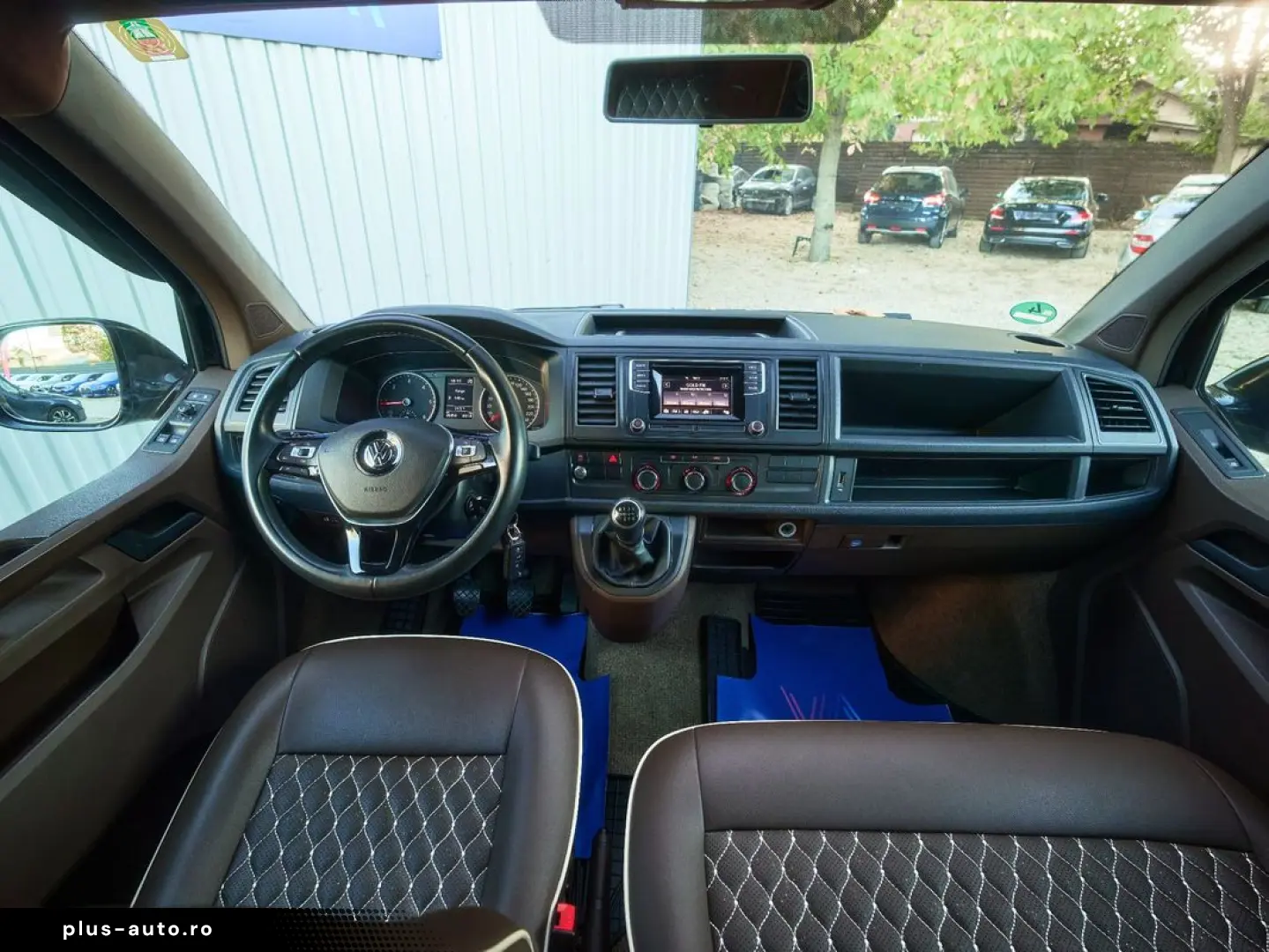 VOLKSWAGEN Transporter 2018 — imagine 2