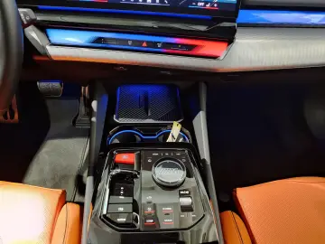 BMW M5 Touring Panorama 360 Sitzbelüftung Lenkr.hzg.