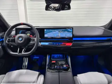 BMW M5 Touring   Pano   HUD   Frozen Tampa Bay