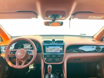Bentley Bentayga First Edition EWB Azure Panorama