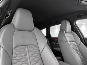 AUDI RS6 QUAT-KERAMIK-HUD-B&O-CARBON-VIRT-KAME-`22´