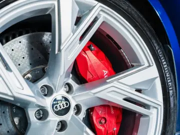 AUDI RS6 Avant 4.0 TFSI quattro B&O HUD 360 ACC Pano