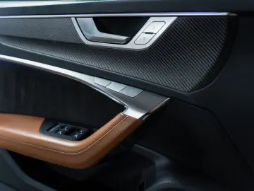 AUDI RS6 Avant 4.0 TFSI quattro B&O HUD 360 ACC Pano