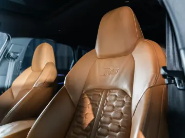 AUDI RS6 Avant 4.0 TFSI quattro B&O HUD 360 ACC Pano